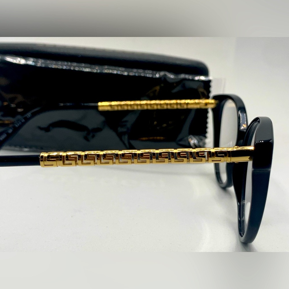 New Women’s Versace Eyeglasses - Picture 9 of 10